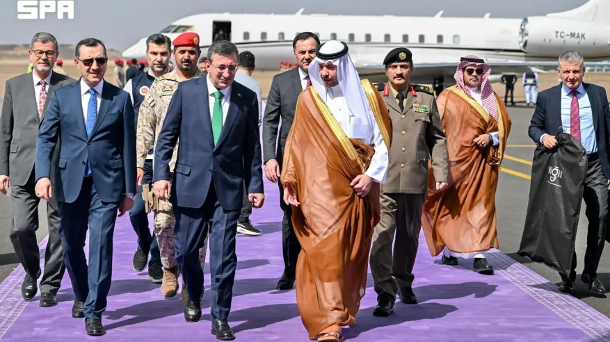 نائب الرئيس التركي يصل إلى المدينة المنورة