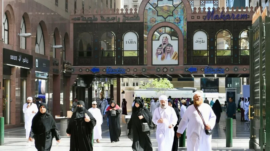 المدينة المنورة تودّع ضيوف الرحمن المتجهين إلى المشاعر المقدسة وتستقبل زوار الداخل