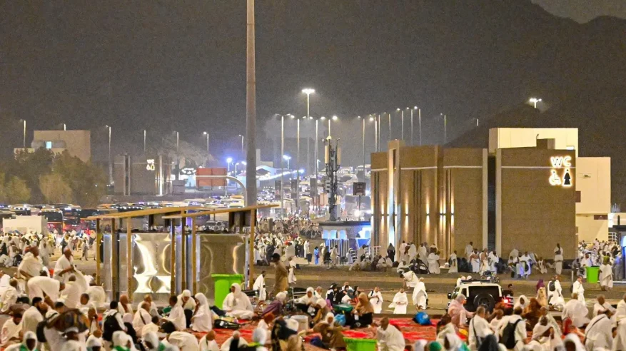 حجاج بيت الله الحرام يستقرون في مشعر مزدلفة