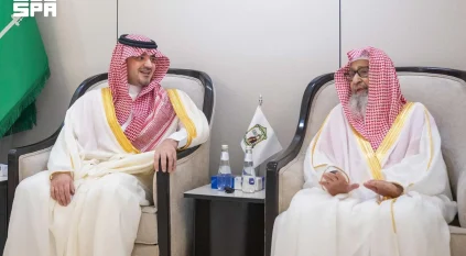 عبدالعزيز بن سعود يزور سماحة المفتي 