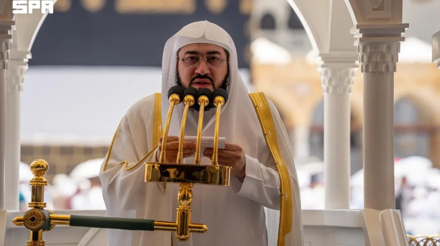 الشيخ بندر بليلة في خطبة الجمعة: العبادة رحلة عمر لا تنقضي إلا بانقضاء الأجل