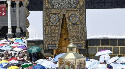 حجاج بيت الله الحرام يؤدون طواف الوداع في ختام مناسكهم