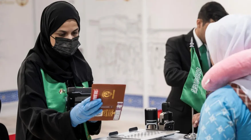 طريق مكة في ماكاسار توظّف التقنيات الذكية مدعومة بكوادر وطنية