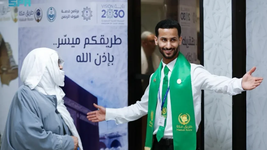 مغادرة أولى رحلات المستفيدين من طريق مكة عبر مطار محمد الخامس بالمغرب