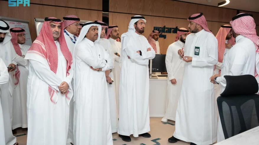 وزير الحج والعمرة يتفقد خدمات الوزارة لاستقبال ضيوف الرحمن بمطار الملك عبدالعزيز