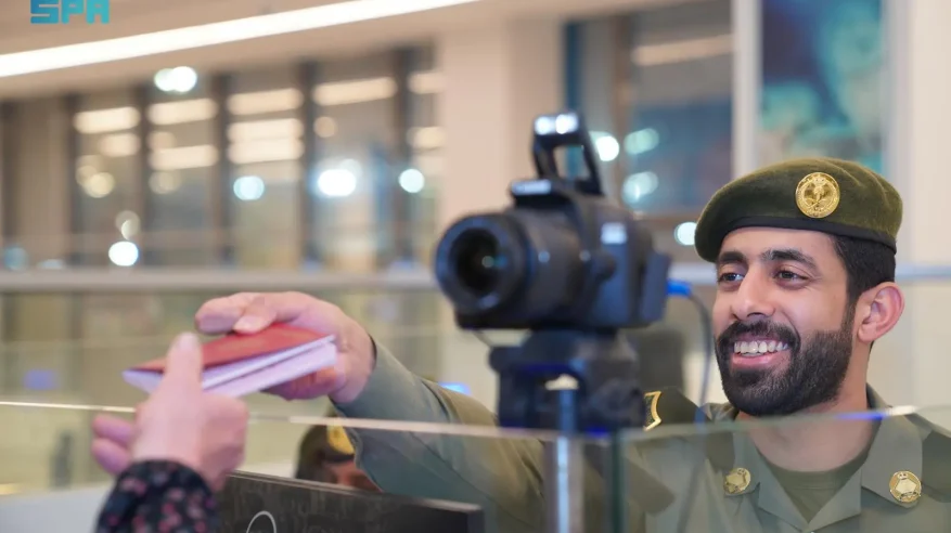 جوازات منفذ البطحاء تستقبل ضيوف الرحمن القادمين لأداء فريضة الحج