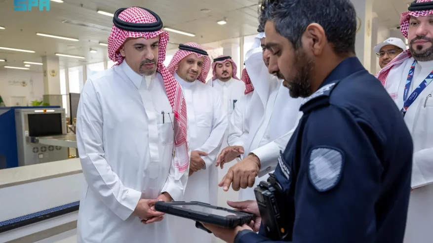 المهندس العوهلي يقف ميدانيًا على استعدادات البنية التحتية الرقمية لخدمة الحجاج