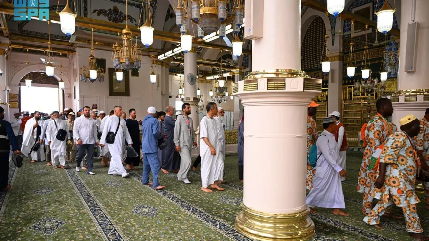 جهود إرشادية وإنسانية تعزّز انسيابية الدخول إلى الروضة الشريفة بالمسجد النبوي