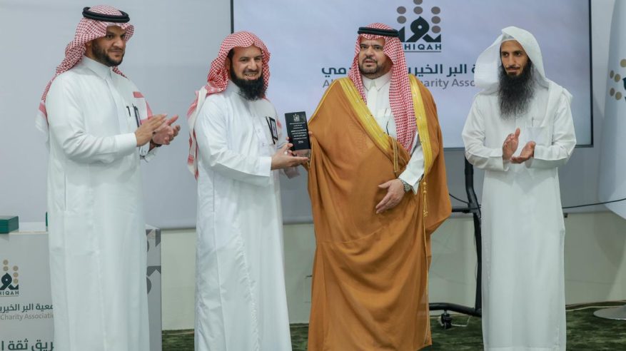وزير الحج والعمرة يزور صالة مبادرة طريق مكة في مطار الملك عبدالعزيز بجدة