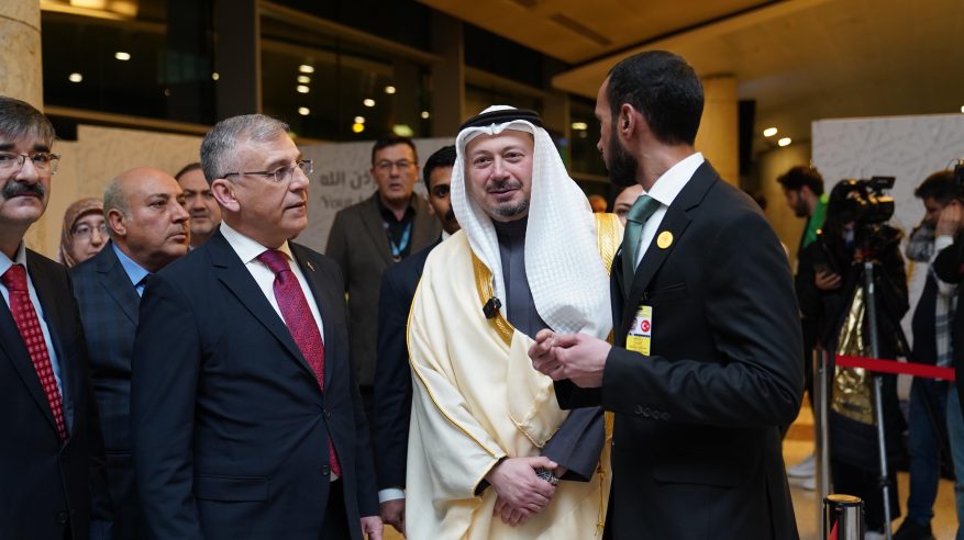 سفير المملكة لدى تركيا يزور صالة “مبادرة طريق مكة” بمطار إيسنبوغا الدولي في أنقرة