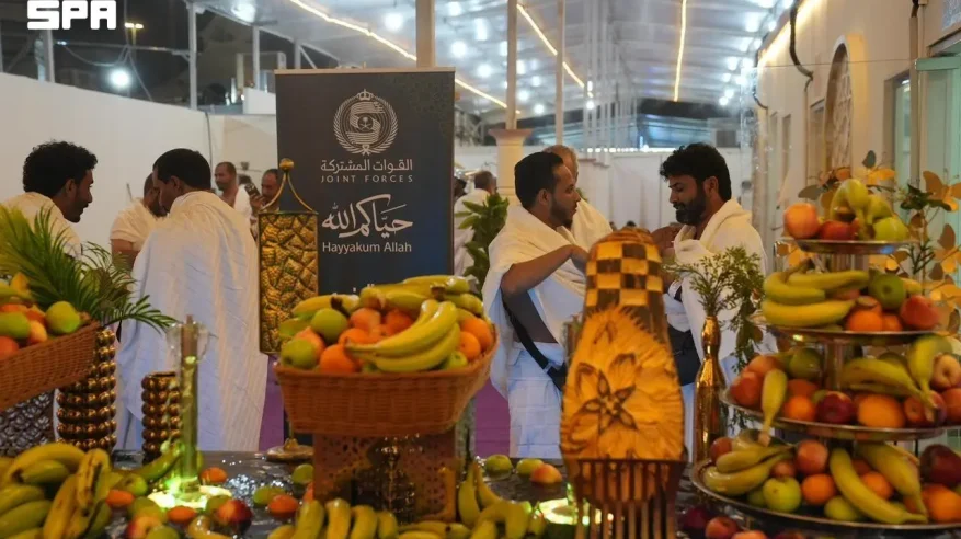 القوات المشتركة تواصل تقديم خدماتها لذوي الشهداء والمصابين من القوات المسلحة اليمنية في مشعر منى