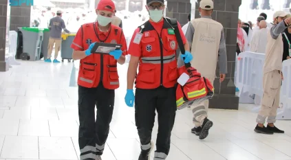 الهلال الأحمر يكثّف جاهزيته الإسعافية في المسجد الحرام ليوم الجمعة