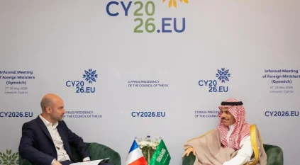 فيصل بن فرحان يستعرض العلاقات الثنائية مع وزير خارجية فرنسا