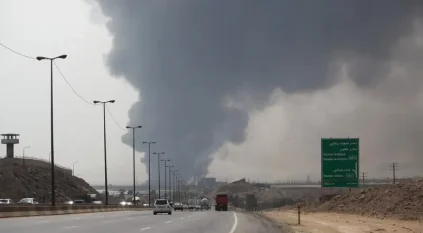 الجيش الأمريكي يقصف بندر عباس وميناء قشم في إيران