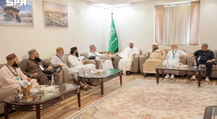 وزير الشؤون الإسلامية يؤكد أهمية الوسطية والاعتدال في لقاء مع علماء ومفتين بمشعر منى