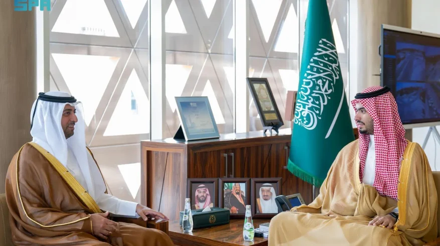 راكان بن سلمان يستقبل السفير القطري