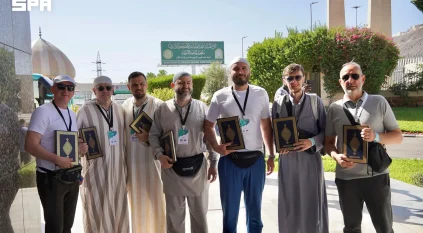 ضيوف برنامج خادم الحرمين يزورون مجمع الملك فهد لطباعة المصحف الشريف بالمدينة المنورة