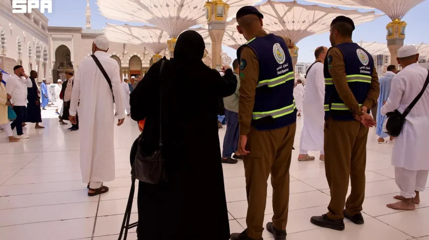 الدفاع المدني في حج 1448هـ.. طوق السلامة وقلادة الطمأنينة في دروب ضيوف الرحمن