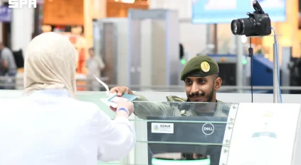 جوازات مطار الأمير محمد بن عبدالعزيز تنهي إجراءات مغادرة أولى رحلات الحجاج