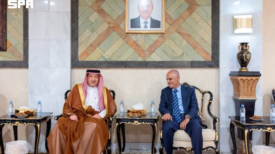 نائب وزير الخارجية يقدم واجب العزاء في وفاة الرئيس اليمني السابق
