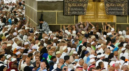 الملتزم بالكعبة المشرفة.. موضع تضرع وابتهال يُجسِّد عمق الارتباط ببيت الله الحرام
