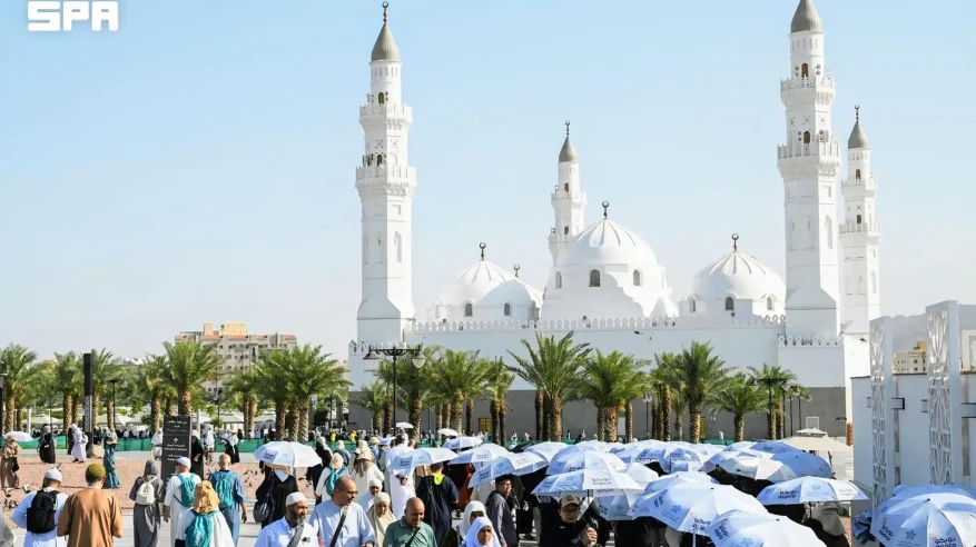 مبادرة “لرحلة آمنة” تواصل دعم ضيوف الرحمن في ساحات مسجد قباء