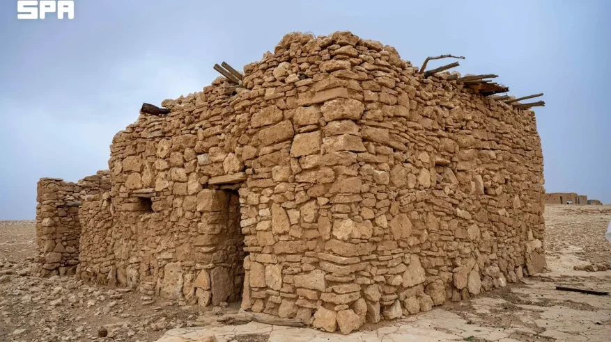 البيوت الحجرية بالحدود الشمالية.. شواهد معمارية توثق تاريخ الإنسان وتفاصيل الحياة البدوية