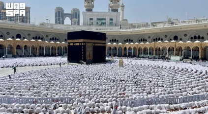 مراحل غسل الكعبة.. عناية ودقة تجسّدان شرف المكان وقدسيته