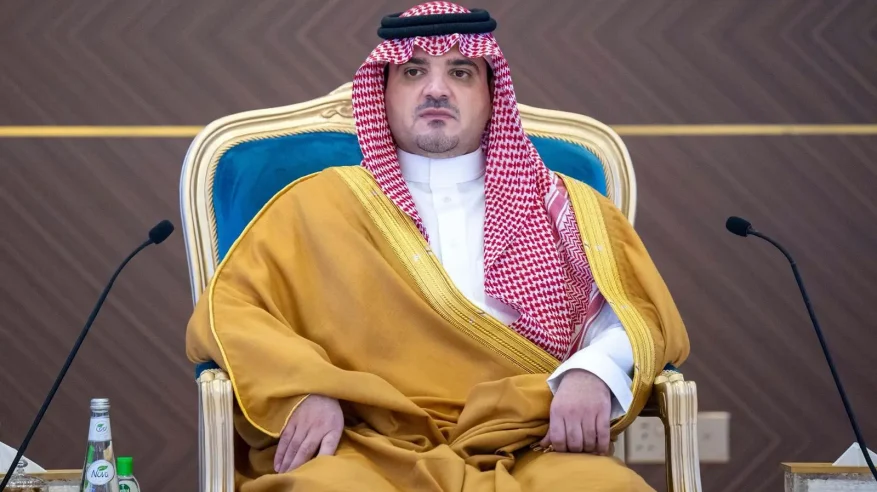 عبدالعزيز بن سعود يلتقي أهالي الباحة وينقل لهم تحيات القيادة