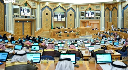 مجلس الشورى يطالب بضوابط للتحقق العمري لمنصات التواصل وتعزيز التطوير المهني في التعليم