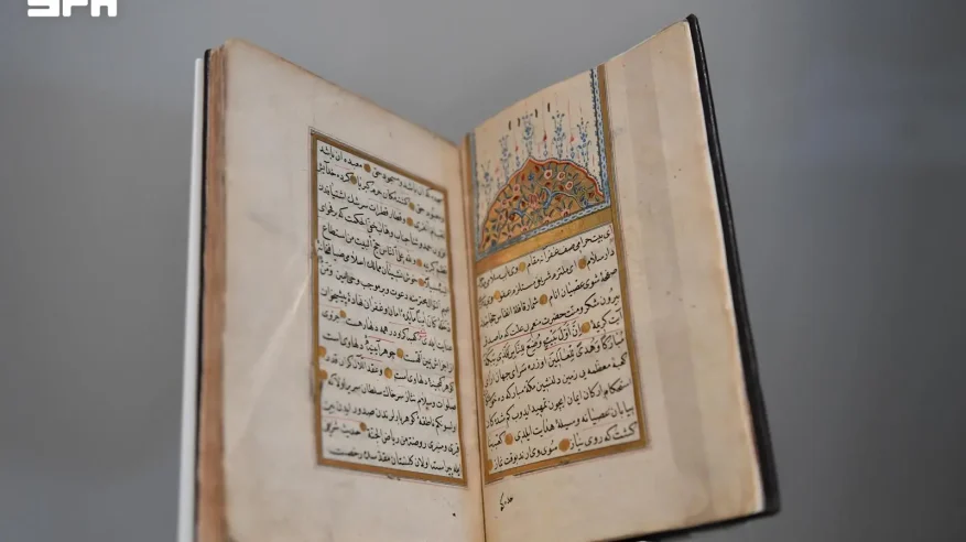 مصاحف ومخطوطات نادرة تزين جناح بحر الإيمان بمتحف البحر الأحمر