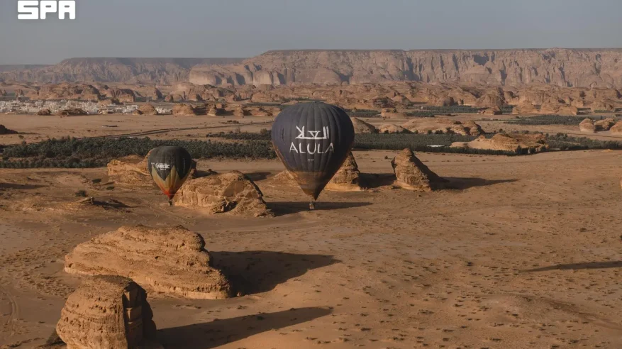 العُلا.. حين تتنافس الأرض والسماء على إبهار الزائر