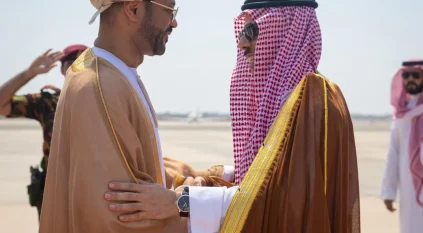 فيصل بن فرحان يصل إلى سلطنة عُمان