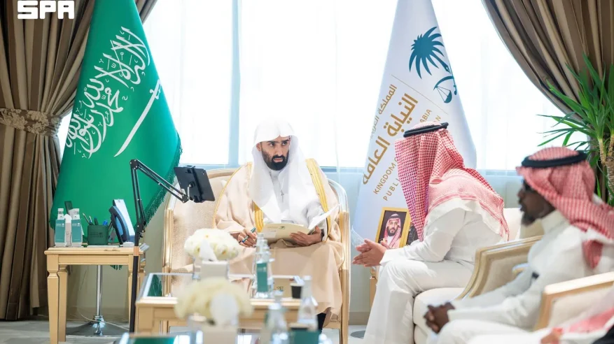 النائب العام يلتقي المستفيدين ويوجّه بسرعة دراسة الطلبات وإنجازها
