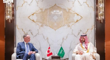 خالد بن سلمان يستعرض مجالات التعاون الدفاعي والعسكري مع وزير الدفاع الوطني الكندي
