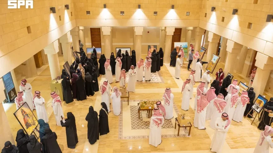 دارة الملك عبدالعزيز تنظّم معرضًا تشكيليًا يستلهم التراث السعودي