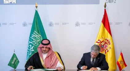 عبدالعزيز بن سعود يعقد جلسة مباحثات مع وزير الداخلية الإسباني ويوقّعان وثيقة التدريب الشاملة