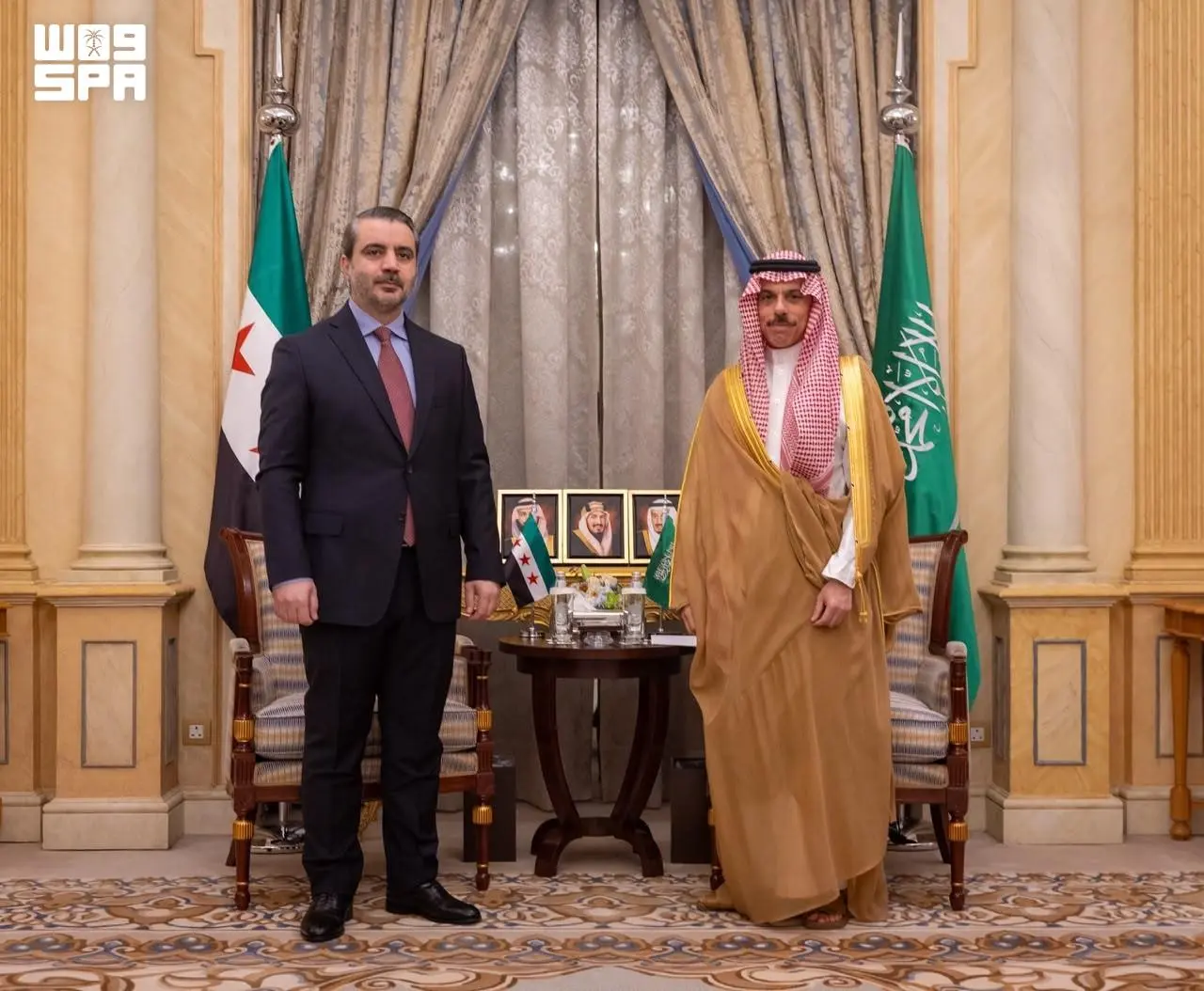 فصيل بن فرحان يستعرض العلاقات الثنائية مع نظيره السوري