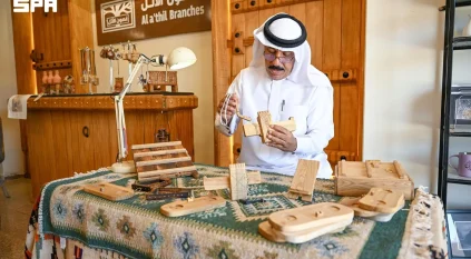الأبواب النجدية.. حرفةٌ تصون الهوية التراثية في سوق حائل الشعبي