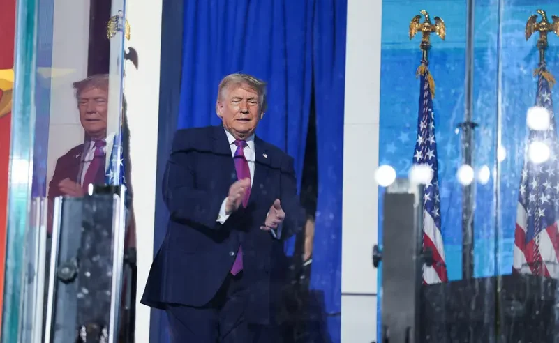 ترامب: منحنا طهران مهلة أسبوع من أجل تشييع خامنئي