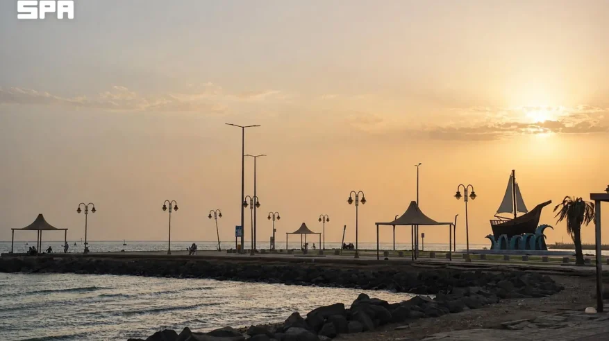 الواجهة البحرية بالقنفذة تنسج مشهدًا حضريًا يعزز جودة الحياة ويثري السياحة البحرية