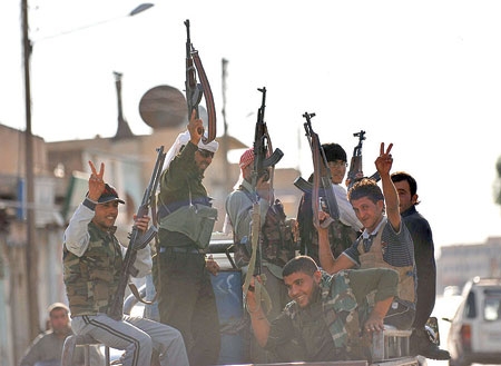 “الجيش السوري الحر” يسيطر على قاعدة جوية بريف حلب