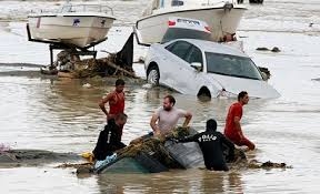 قرابة 200 قتيل ومفقود بفيضانات باكستان