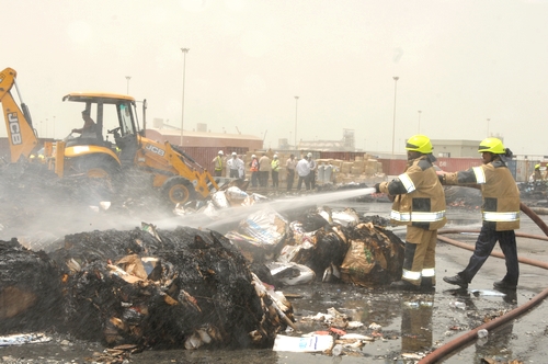 إخماد حريق في 5 حاويات بميناء الملك عبدالعزيز بالدمام
