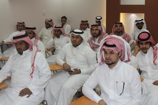 تأهيل 700 متدرب من خريجي الدبلومات الصحية بجامعة الملك خالد