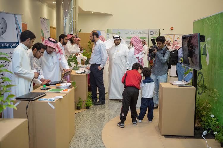 بالصور.. “دار العلوم” تحتضن فعالية “الناس للناس”