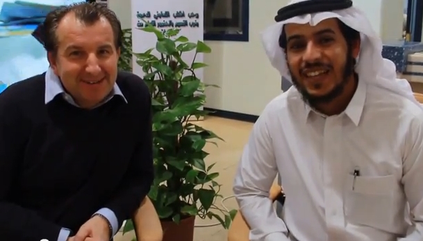 بالفيديو.. مشروع “قطار الرياض” يُدخل مهندساً بريطانياً للإسلام