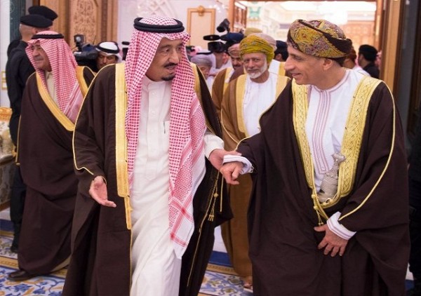 الملك سلمان يستقبل في قصر اليمامة فهد بن محمود آل سعيد