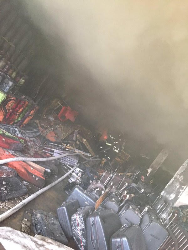 بالصور.. حريق يلتهم محلاً للمفروشات في #أملج222