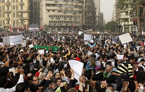 معارضو ومؤيدو مرسي  يتأهبون للتظاهر اليوم
